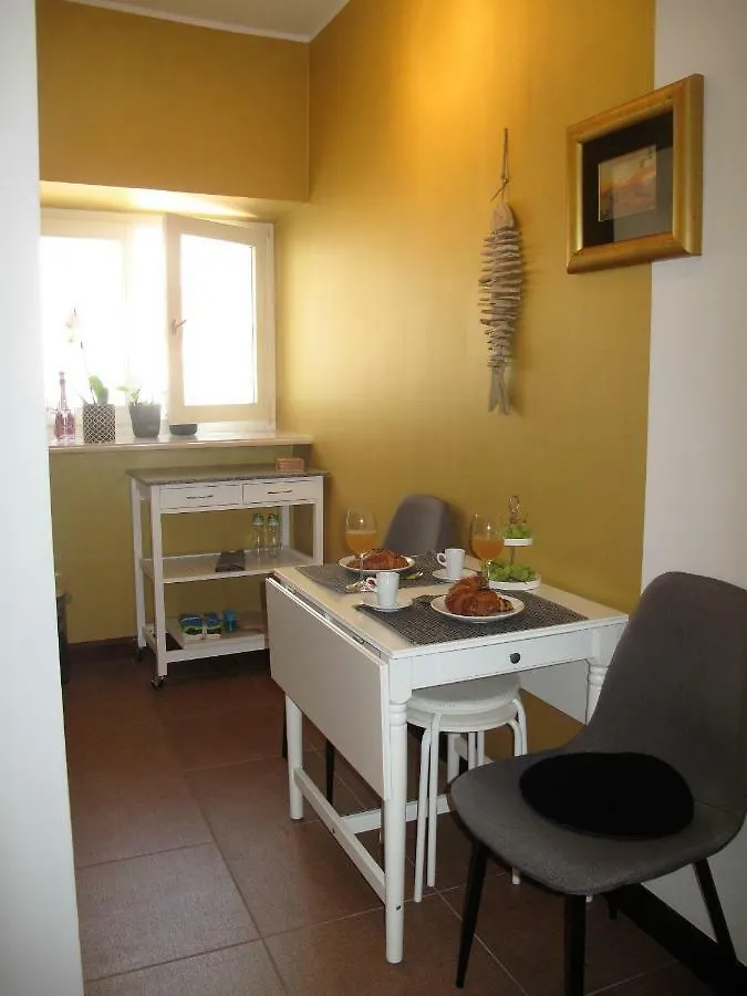 Studio Apartment Sofia - Quiet Oasis In The Heart Of Poreč