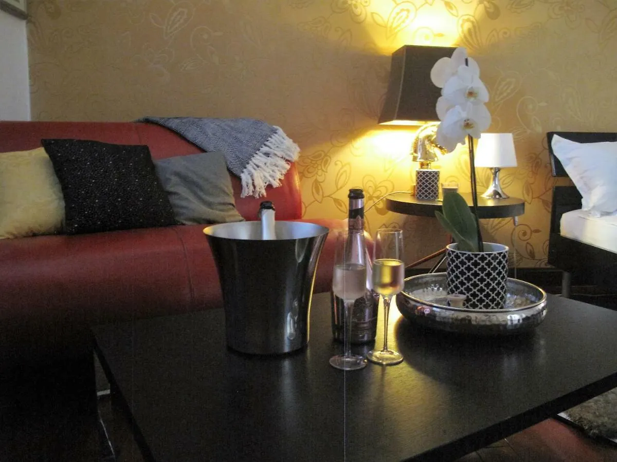 Studio Apartment Sofia - Quiet Oasis In The Heart Of Poreč