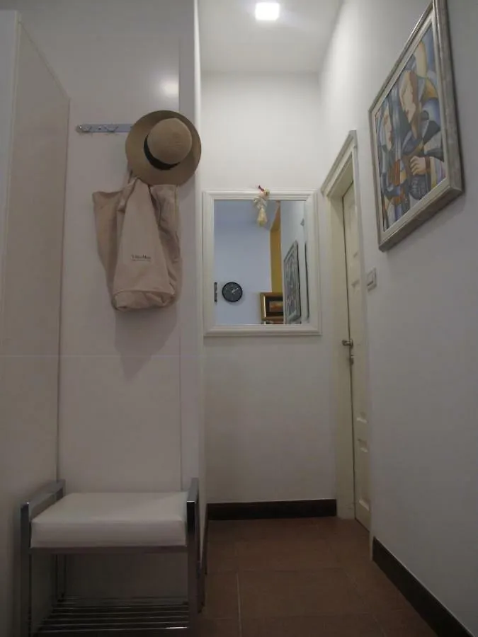 Studio Apartment Sofia - Quiet Oasis In The Heart Of Poreč Hırvatistan